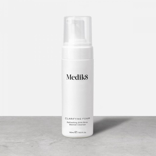 Medik8 Clarifying Foam 150 Ml. Limpiador exfoliante, antimicrobiano, limpiador de poros para pieles con acné