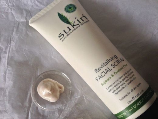 Sukin Revitalisierendes Gesichtspeeling 125 ml