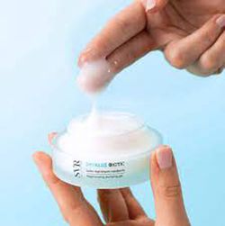 SVR [HYALU] Biotisch 50 ML