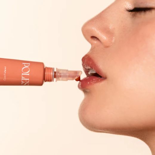 Two Poles Hyaluronic Acid Ceramides Confident Lip Balm Color 15 ml