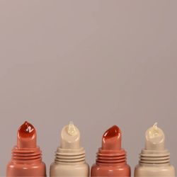 Two Poles Lip Hero Baume Acide Hyaluronique et Céramides 15 ml
